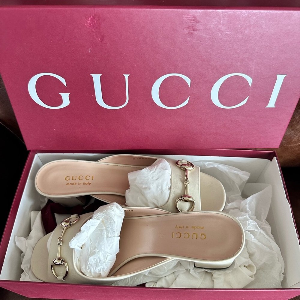 Gucci Cream Mules Elegant Minimalist Design